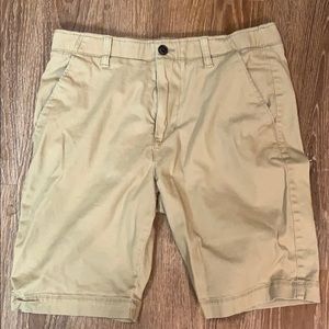 Men’s Plugg Flex khaki shorts